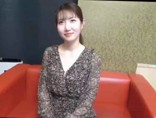 大奶子露脸美女主播睡床上极品馒头逼感觉好紧